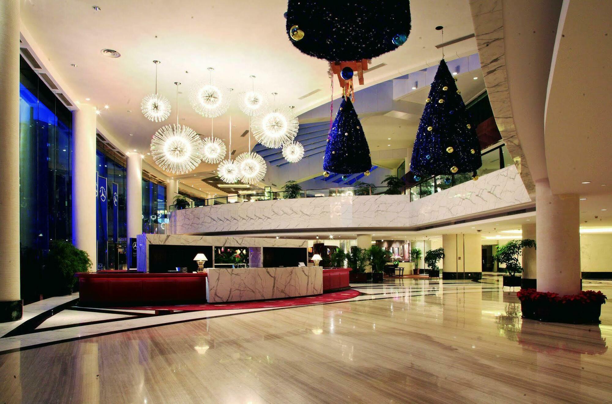 Furama Hotel Dalian Interno foto